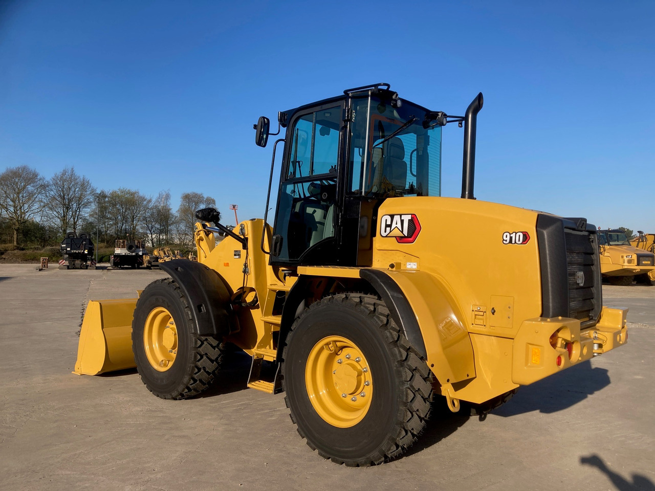 CATERPILLAR 910 - Máy xúc lật bánh lốp: hình 1 CATERPILLAR 910 - Máy xúc lật bánh lốp: hình 1