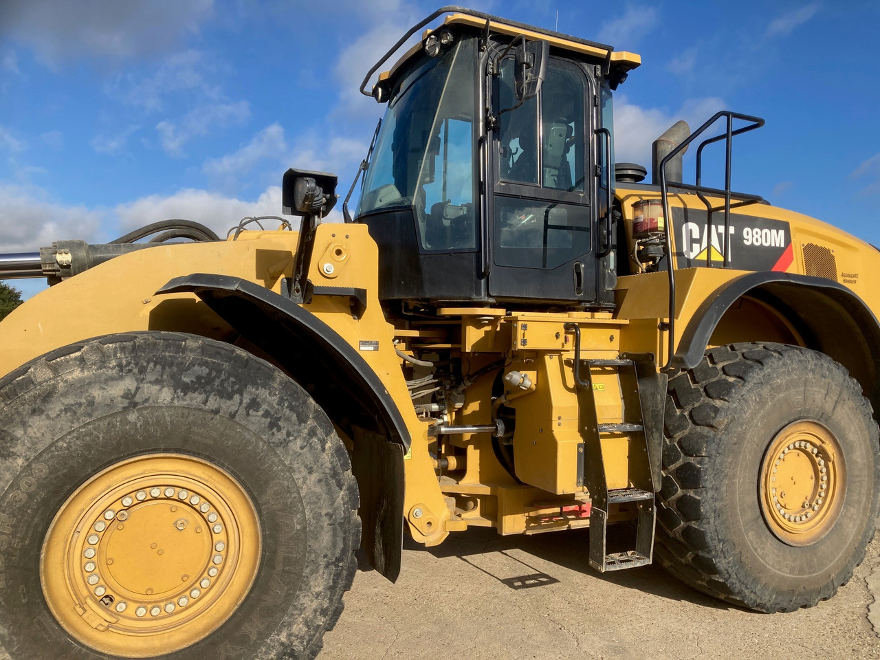 CATERPILLAR 980M - Máy xúc lật bánh lốp: hình 2 CATERPILLAR 980M - Máy xúc lật bánh lốp: hình 2