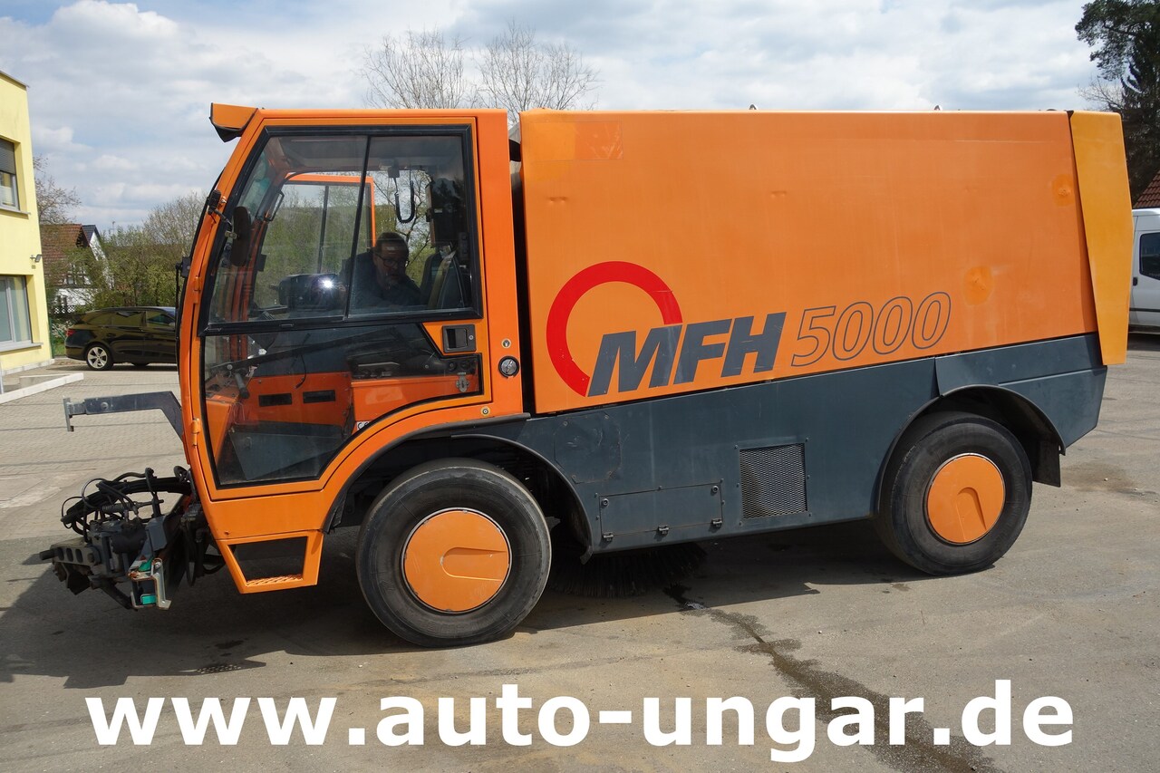 Aebi Schmidt MFH 5000 Kehrmaschine Ersatzteilträger - SpareParts EZ 2000 - Xe quét đường: hình 5 Aebi Schmidt MFH 5000 Kehrmaschine Ersatzteilträger - SpareParts EZ 2000 - Xe quét đường: hình 5