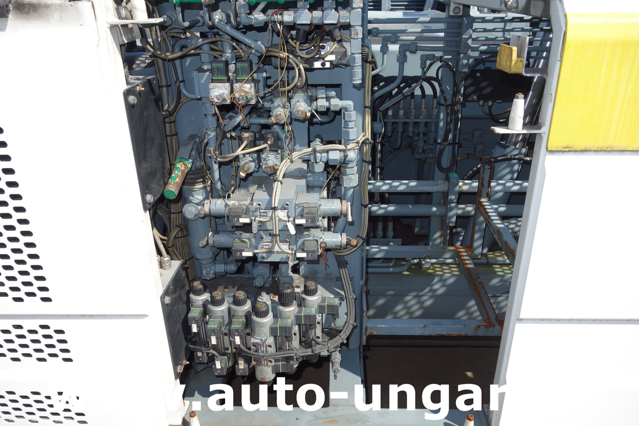 Xe đầu kéo máy bay GOLDHOFER AST-1 A500 Baujahr 1999 Push-Back towbarless Pushback Liebherr used GSE: hình 32 Xe đầu kéo máy bay GOLDHOFER AST-1 A500 Baujahr 1999 Push-Back towbarless Pushback Liebherr used GSE: hình 32