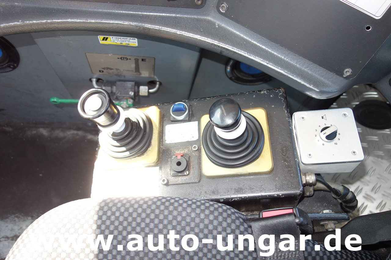 Xe đầu kéo máy bay GOLDHOFER AST-1 A500 Baujahr 1999 Push-Back towbarless Pushback Liebherr used GSE: hình 21 Xe đầu kéo máy bay GOLDHOFER AST-1 A500 Baujahr 1999 Push-Back towbarless Pushback Liebherr used GSE: hình 21