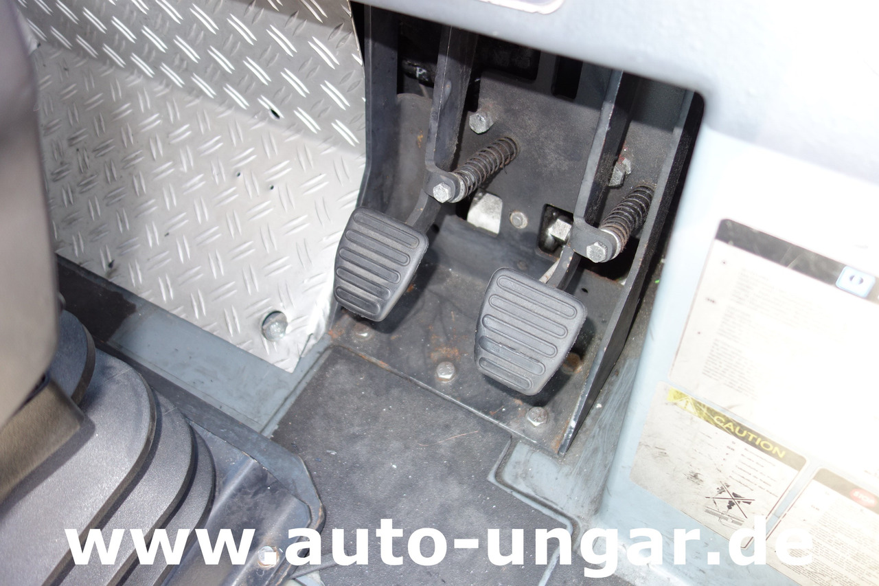 Xe đầu kéo máy bay GOLDHOFER AST-1 A500 Baujahr 1999 Push-Back towbarless Pushback Liebherr used GSE: hình 20 Xe đầu kéo máy bay GOLDHOFER AST-1 A500 Baujahr 1999 Push-Back towbarless Pushback Liebherr used GSE: hình 20