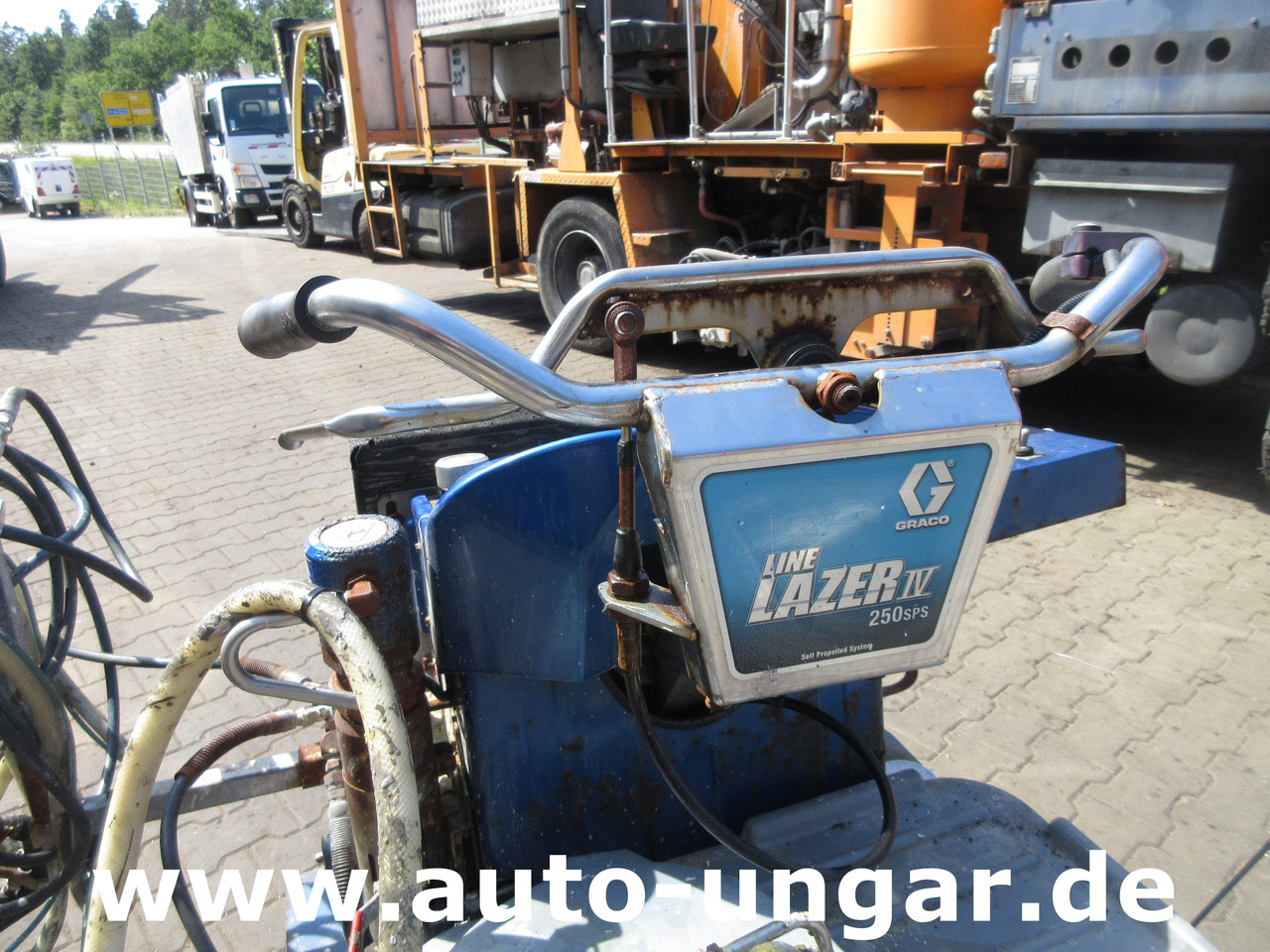 Graco LineLazer IV 250 SPS selbstfahrend Airless Perlen Roadmarking Straßenmarkierung - Máy nhựa đường: hình 5 Graco LineLazer IV 250 SPS selbstfahrend Airless Perlen Roadmarking Straßenmarkierung - Máy nhựa đường: hình 5