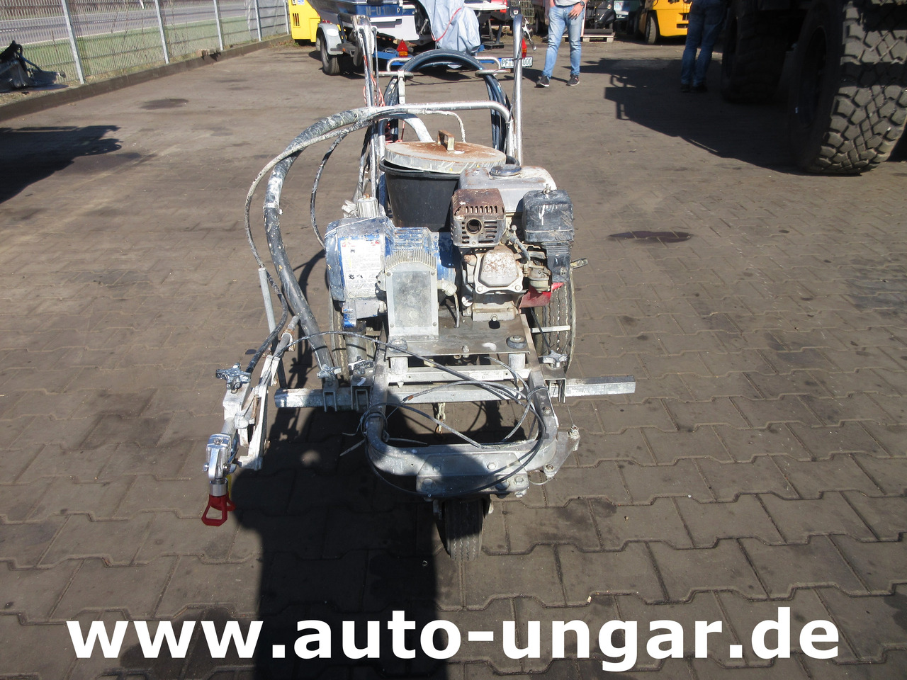 Graco LineLazer Striper GM 5000 Airless Roadmarking Machine Straßenmarkierung - Máy nhựa đường: hình 2 Graco LineLazer Striper GM 5000 Airless Roadmarking Machine Straßenmarkierung - Máy nhựa đường: hình 2