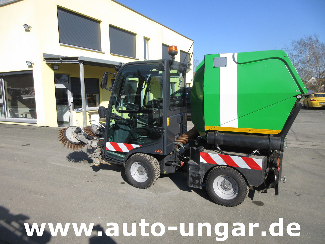Holder X40 / X45 Baujahr 2017 Knicklenkung Kehraufbau 4x4 Kommunalhydraulik Frontheber - Xe quét đường: hình 5 Holder X40 / X45 Baujahr 2017 Knicklenkung Kehraufbau 4x4 Kommunalhydraulik Frontheber - Xe quét đường: hình 5