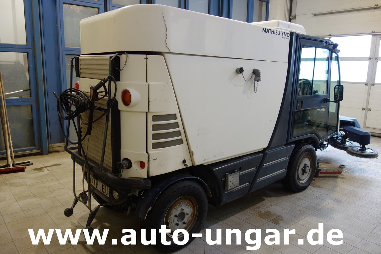 MATHIEU Yno Azura 2 Aquazura Scrubber Scheuersaugmaschine Allradlenkung - Xe tải chân không: hình 4 MATHIEU Yno Azura 2 Aquazura Scrubber Scheuersaugmaschine Allradlenkung - Xe tải chân không: hình 4