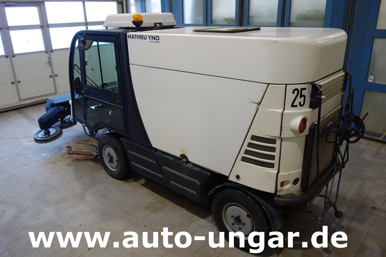 MATHIEU Yno Azura 2 Aquazura Scrubber Scheuersaugmaschine Allradlenkung - Xe tải chân không: hình 3 MATHIEU Yno Azura 2 Aquazura Scrubber Scheuersaugmaschine Allradlenkung - Xe tải chân không: hình 3