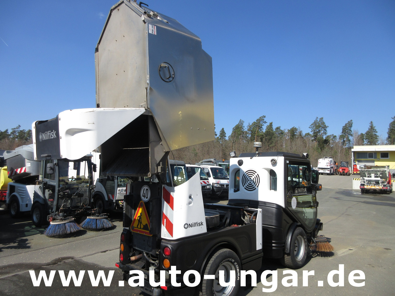 NILFISK CR3500 CityRanger Schmidt Flexigo Multigo 4x4 Kehrmaschine Geräteträger - Xe quét đường: hình 4 NILFISK CR3500 CityRanger Schmidt Flexigo Multigo 4x4 Kehrmaschine Geräteträger - Xe quét đường: hình 4