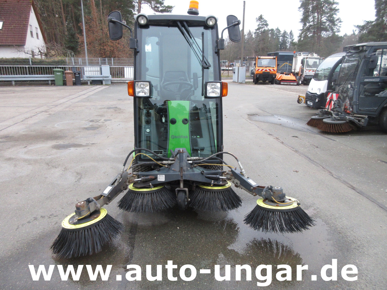 Nilfisk CR 2250 Egholm Bj. 2015 Kehrmaschine 4x4 Perkins Diesel Knicklenkung - Xe quét đường: hình 2 Nilfisk CR 2250 Egholm Bj. 2015 Kehrmaschine 4x4 Perkins Diesel Knicklenkung - Xe quét đường: hình 2