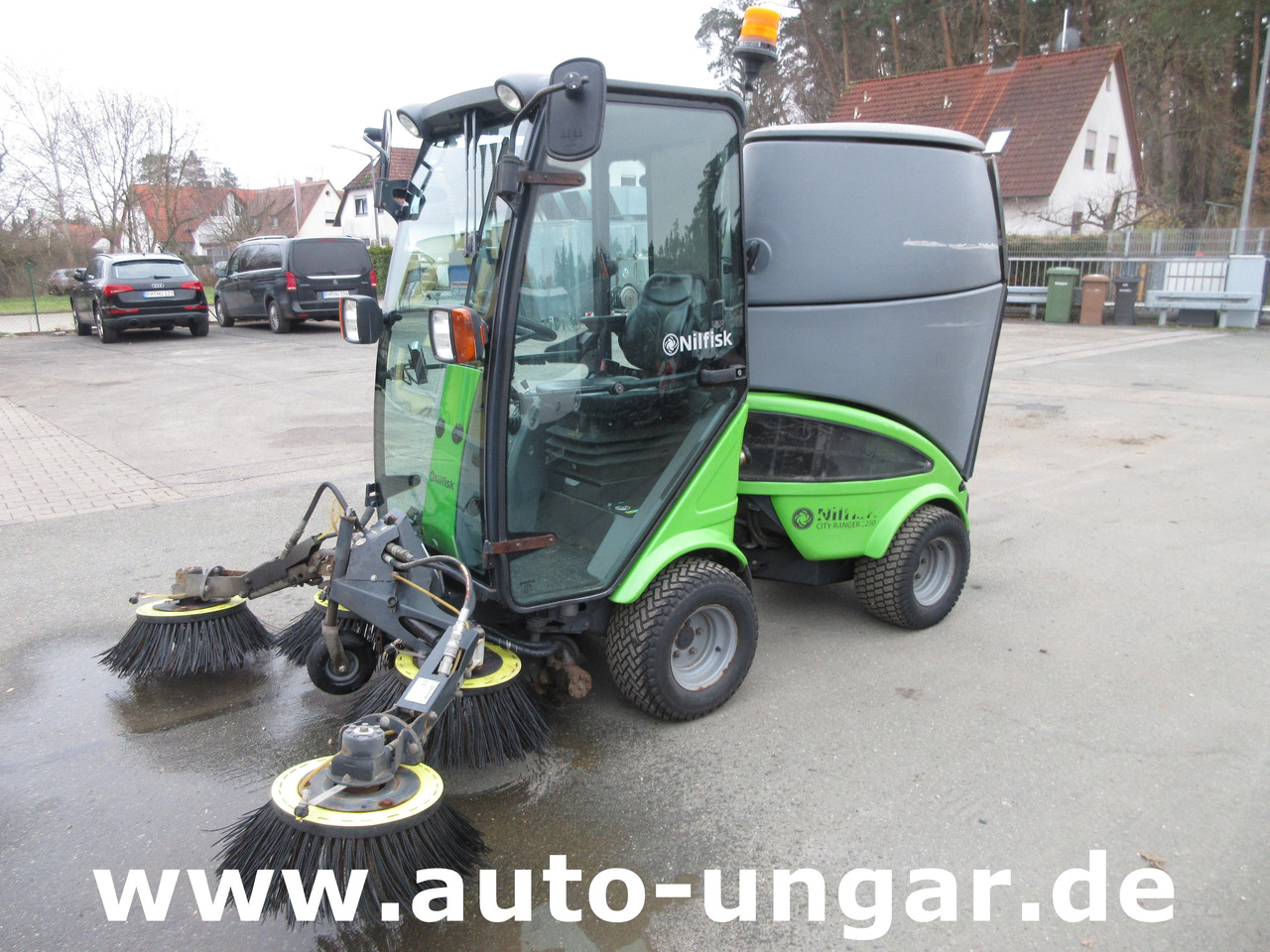 Nilfisk CR 2250 Egholm Bj. 2015 Kehrmaschine 4x4 Perkins Diesel Knicklenkung - Xe quét đường: hình 3 Nilfisk CR 2250 Egholm Bj. 2015 Kehrmaschine 4x4 Perkins Diesel Knicklenkung - Xe quét đường: hình 3