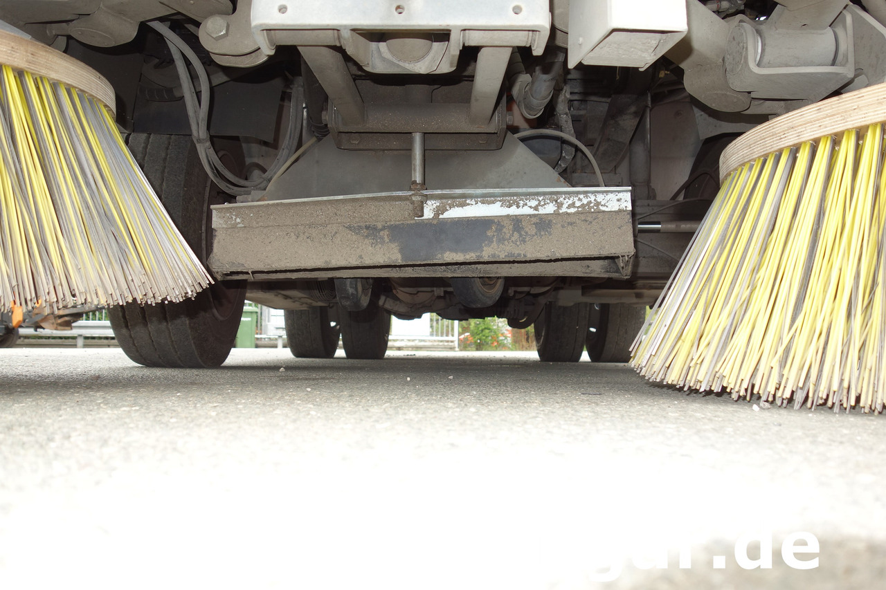 SCHMIDT Cleango 500 EURO 6 Baujahr 2017 Kehrmaschine Straßenkehrmaschine - Xe quét đường: hình 5 SCHMIDT Cleango 500 EURO 6 Baujahr 2017 Kehrmaschine Straßenkehrmaschine - Xe quét đường: hình 5