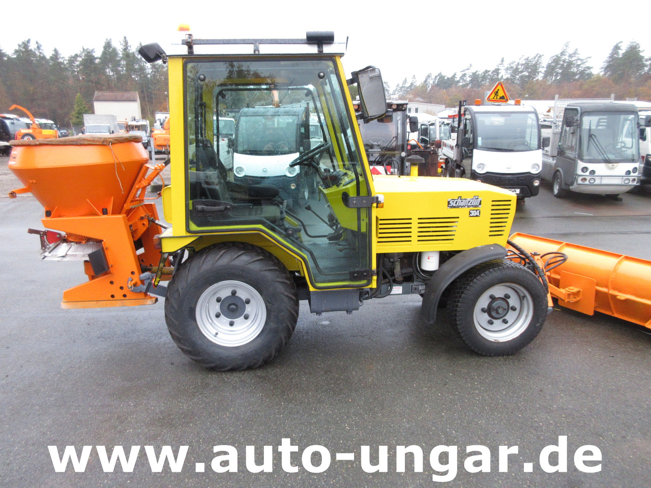 Schanzlin 304 Diesel 4x4 Winterdienst Pflug & Streuer 2-Sitzer Zapfwelle - Máy cày đa dụng: hình 4 Schanzlin 304 Diesel 4x4 Winterdienst Pflug & Streuer 2-Sitzer Zapfwelle - Máy cày đa dụng: hình 4