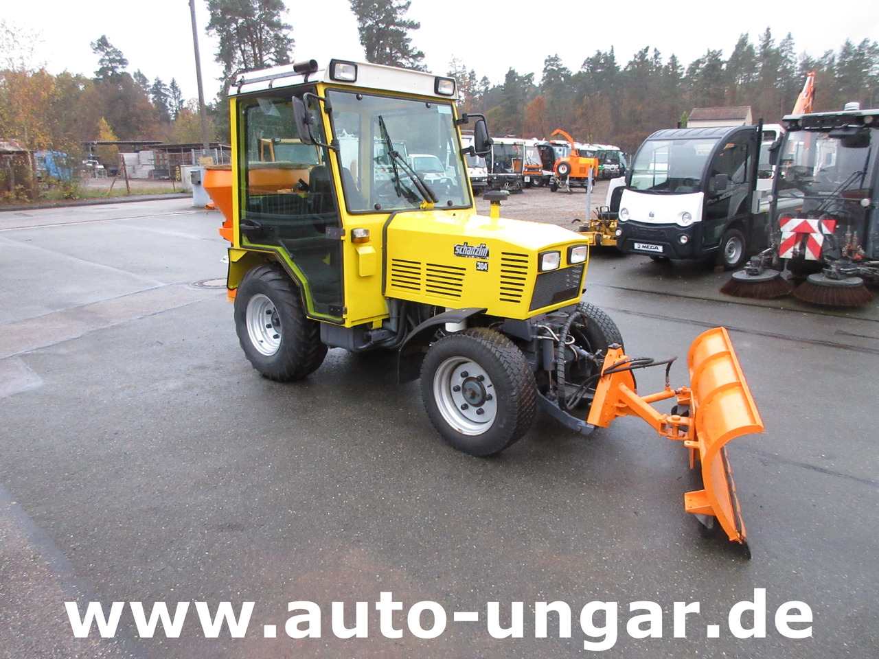 Schanzlin 304 Diesel 4x4 Winterdienst Pflug & Streuer 2-Sitzer Zapfwelle - Máy cày đa dụng: hình 2 Schanzlin 304 Diesel 4x4 Winterdienst Pflug & Streuer 2-Sitzer Zapfwelle - Máy cày đa dụng: hình 2
