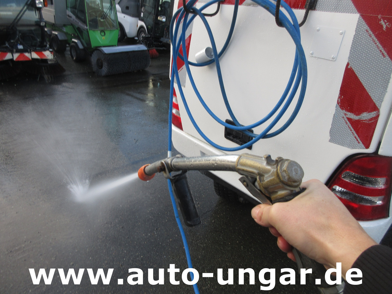 Multicar Tremo X56 CMAR LC 860 Schwemmfahrzeug Streetwasher 4x4x4 Baujahr 2014 EU5 - Tiện ích/ Xe đặc dụng: hình 4 Multicar Tremo X56 CMAR LC 860 Schwemmfahrzeug Streetwasher 4x4x4 Baujahr 2014 EU5 - Tiện ích/ Xe đặc dụng: hình 4