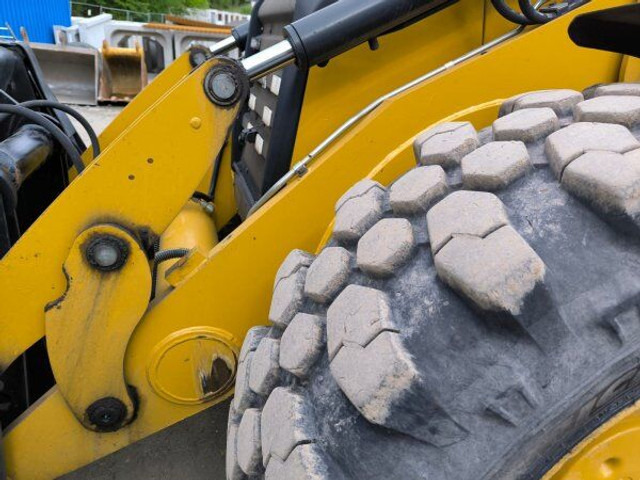 Caterpillar 444F - Máy xúc trước múc sau: hình 3 Caterpillar 444F - Máy xúc trước múc sau: hình 3