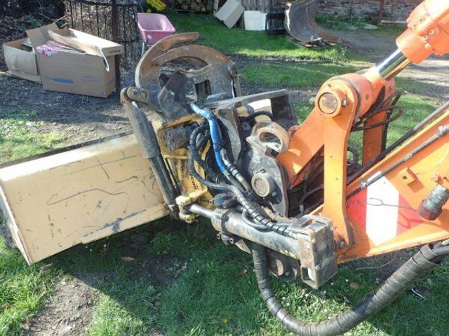 Hitachi Zaxis 140W-5B - Máy xúc bánh lốp: hình 5 Hitachi Zaxis 140W-5B - Máy xúc bánh lốp: hình 5