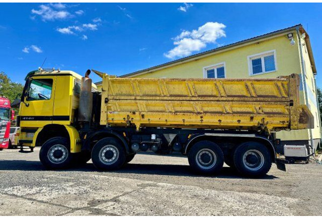Mercedes-Benz Actros 4148 - Xe ben: hình 4 Mercedes-Benz Actros 4148 - Xe ben: hình 4