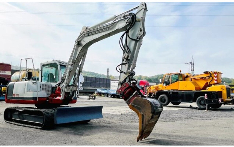 Takeuchi 7t TB175 powertilt - Máy xúc mini: hình 3 Takeuchi 7t TB175 powertilt - Máy xúc mini: hình 3