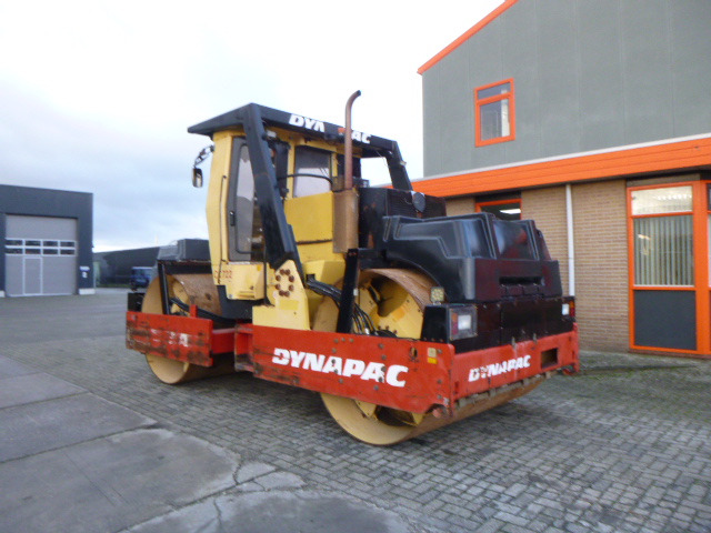 DYNAPAC CC722 - Máy lăn đường: hình 2 DYNAPAC CC722 - Máy lăn đường: hình 2