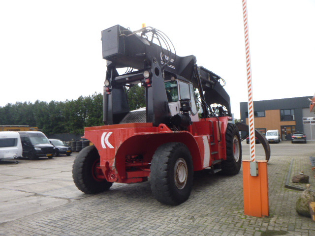 KALMAR RTD1523SL - Xe tiếp cận xếp chồng: hình 5 KALMAR RTD1523SL - Xe tiếp cận xếp chồng: hình 5