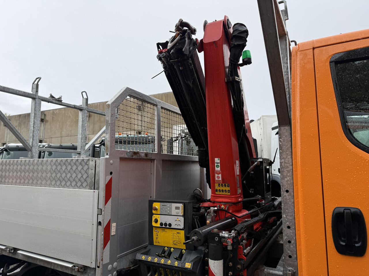 Iveco Daily 55S18W 4X4 Palfinger PK 7.501 - Xe tải nhỏ phẳng: hình 3 Iveco Daily 55S18W 4X4 Palfinger PK 7.501 - Xe tải nhỏ phẳng: hình 3