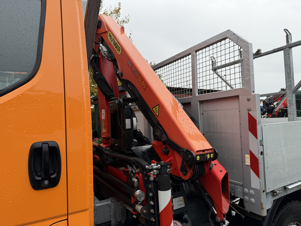 Iveco Daily 55S18W 4X4 Palfinger PK 7.501 - Xe tải nhỏ phẳng: hình 4 Iveco Daily 55S18W 4X4 Palfinger PK 7.501 - Xe tải nhỏ phẳng: hình 4