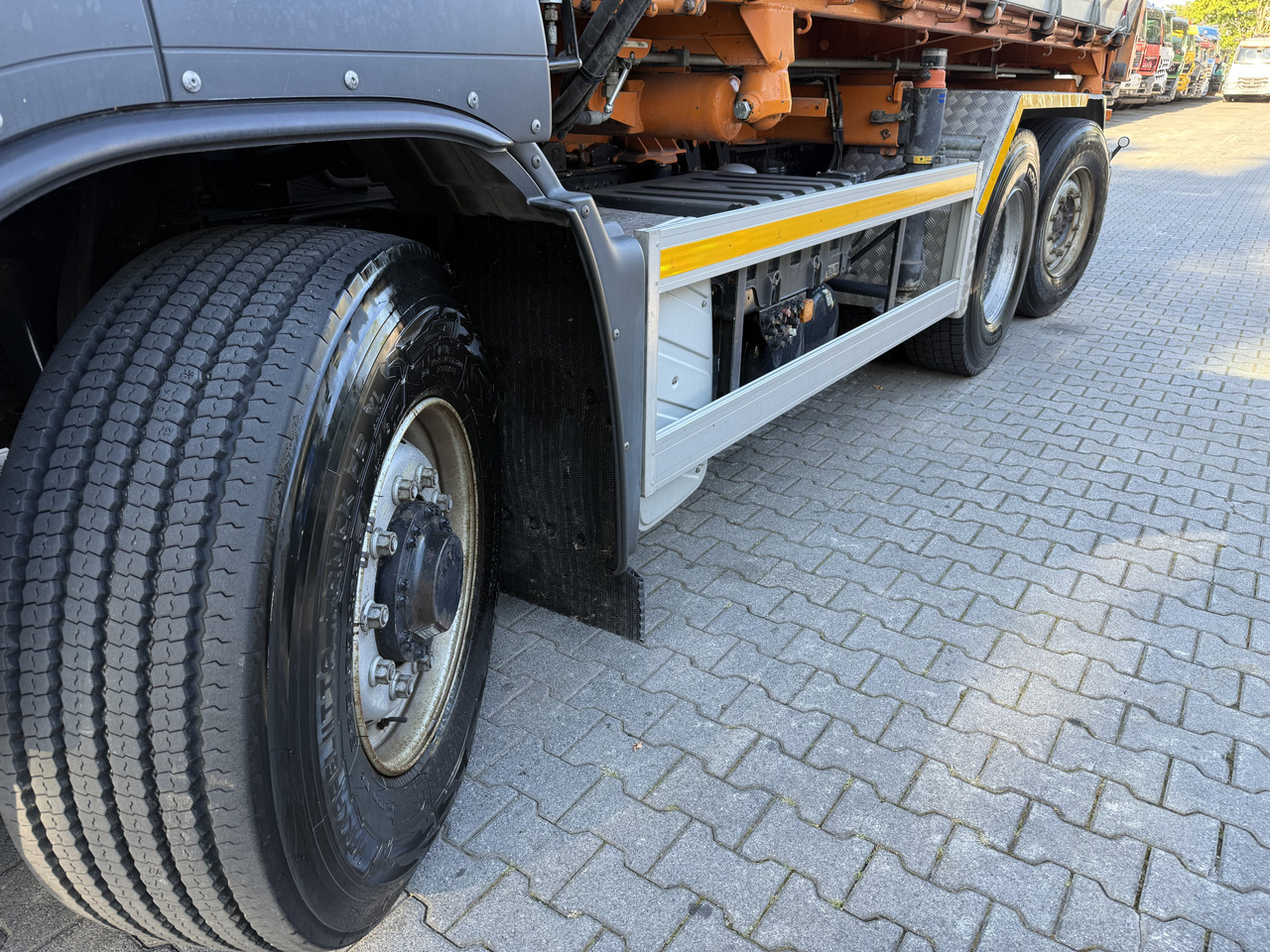 MAN TGS 28.400 6X4H-4 BL - Xe tải khung gầm, Xe cẩu tự hành: hình 3 MAN TGS 28.400 6X4H-4 BL - Xe tải khung gầm, Xe cẩu tự hành: hình 3