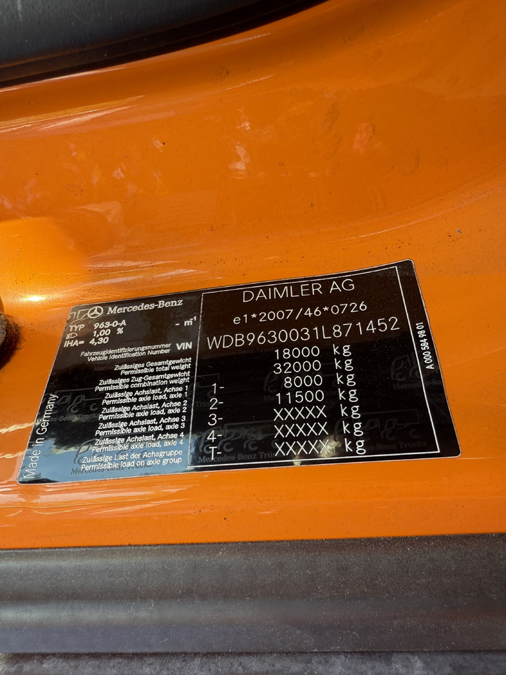 Mercedes-Benz Actros 1827 Kran Palfinger PK 9002 - Xe cẩu tự hành, Xe tải thùng mui bạt: hình 3 Mercedes-Benz Actros 1827 Kran Palfinger PK 9002 - Xe cẩu tự hành, Xe tải thùng mui bạt: hình 3