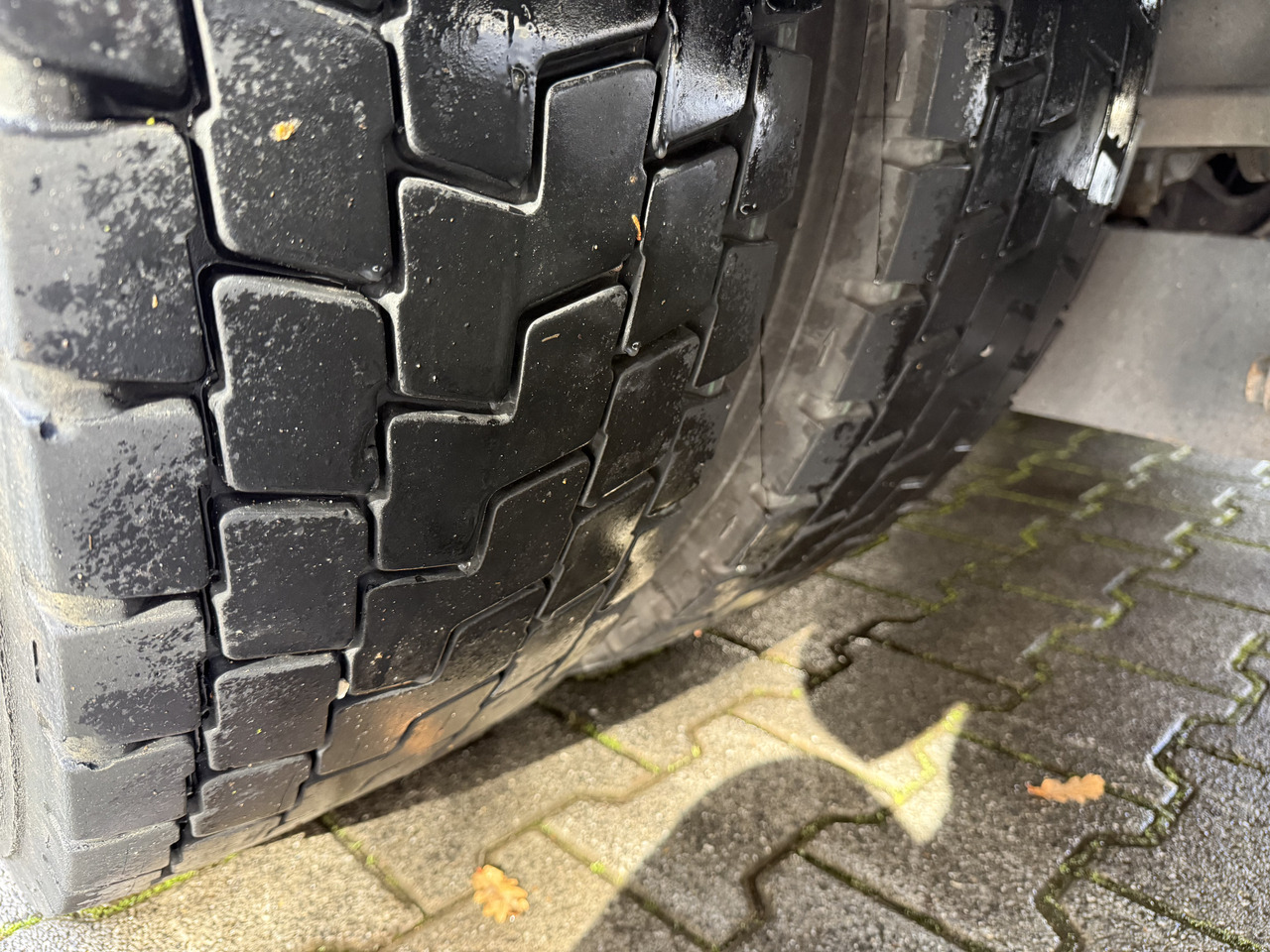 Mercedes-Benz Actros 2535 6X2 HMF 2420 bis 25 Meter - Xe cẩu tự hành, Xe tải thùng lửng/ Phẳng: hình 3 Mercedes-Benz Actros 2535 6X2 HMF 2420 bis 25 Meter - Xe cẩu tự hành, Xe tải thùng lửng/ Phẳng: hình 3