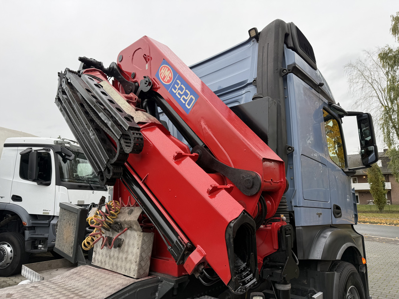 Mercedes-Benz Actros 2548 LS 6X2 Kran HMF 3220 bis 16 Meter - Xe cẩu tự hành, Xe đầu kéo: hình 2 Mercedes-Benz Actros 2548 LS 6X2 Kran HMF 3220 bis 16 Meter - Xe cẩu tự hành, Xe đầu kéo: hình 2