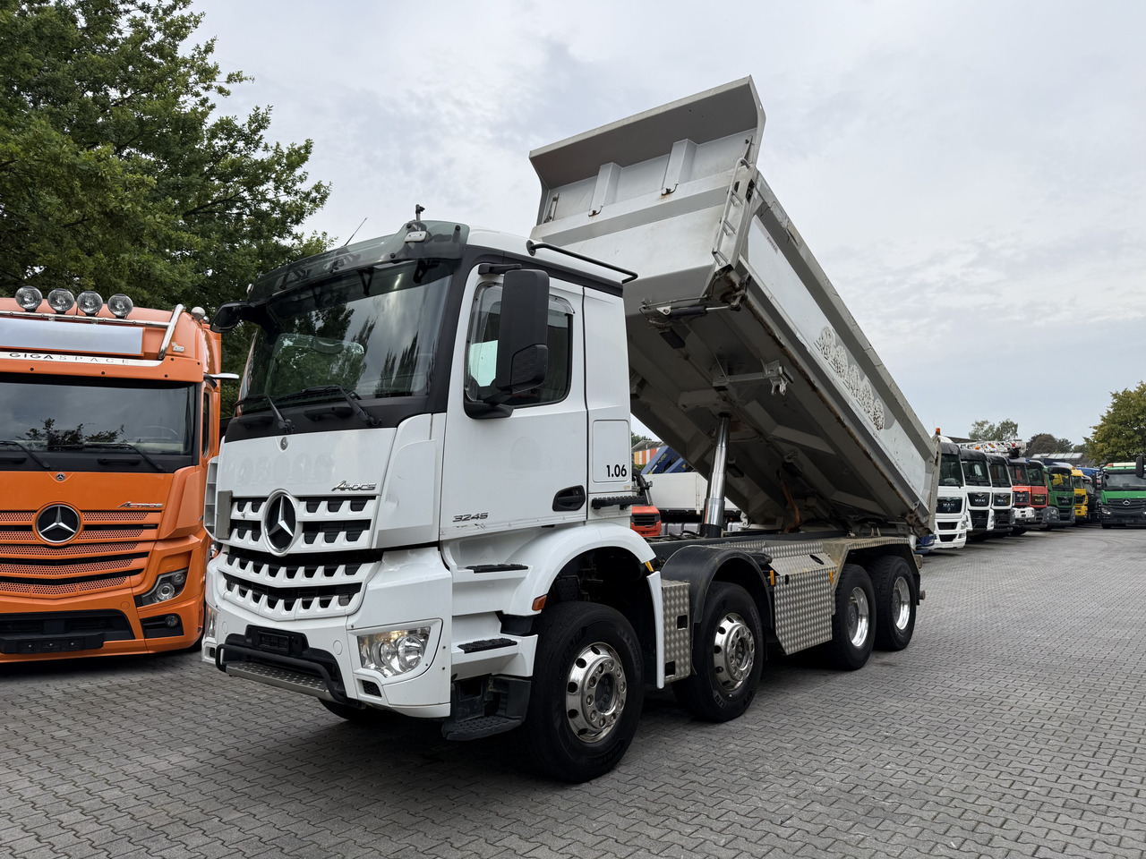 Mercedes-Benz Arocs 3245 K 8X4 - Xe ben: hình 1 Mercedes-Benz Arocs 3245 K 8X4 - Xe ben: hình 1