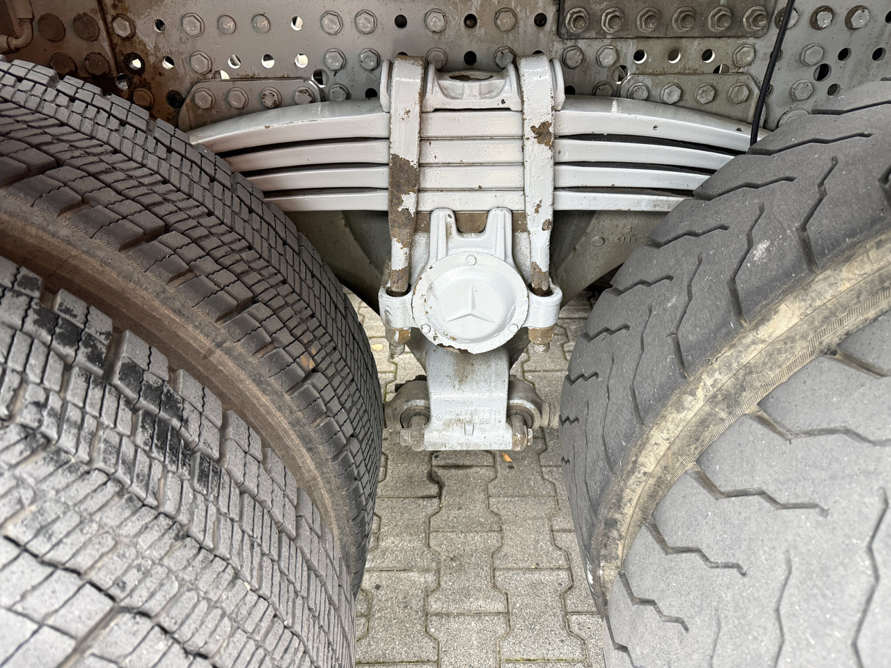 Mercedes-Benz Arocs 3245 K 8X4 Haken - Xe tải nâng móc: hình 4 Mercedes-Benz Arocs 3245 K 8X4 Haken - Xe tải nâng móc: hình 4