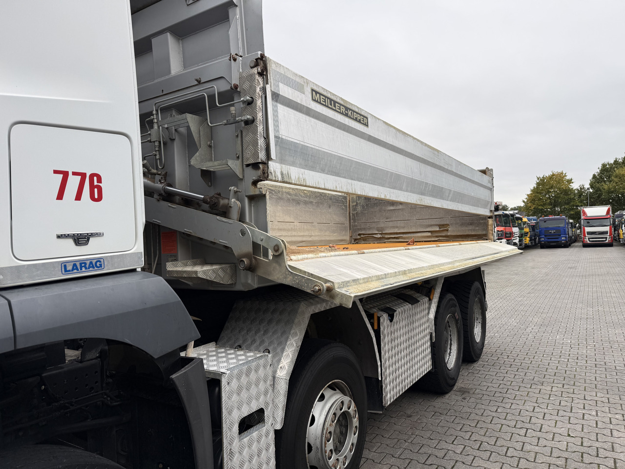 Mercedes-Benz Arocs 3246K 8X4 Meiller - Xe ben: hình 3 Mercedes-Benz Arocs 3246K 8X4 Meiller - Xe ben: hình 3