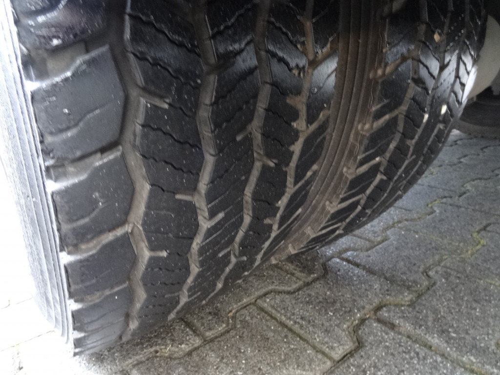 Mercedes-Benz Atego 818 Kran Palfinger 6501 - Xe tải thùng lửng/ Phẳng, Xe cẩu tự hành: hình 2 Mercedes-Benz Atego 818 Kran Palfinger 6501 - Xe tải thùng lửng/ Phẳng, Xe cẩu tự hành: hình 2