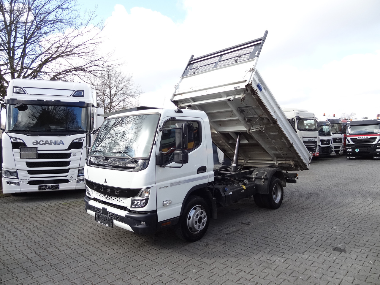 Mitsubishi Fuso 7C18 Meiller - Xe ben: hình 1 Mitsubishi Fuso 7C18 Meiller - Xe ben: hình 1
