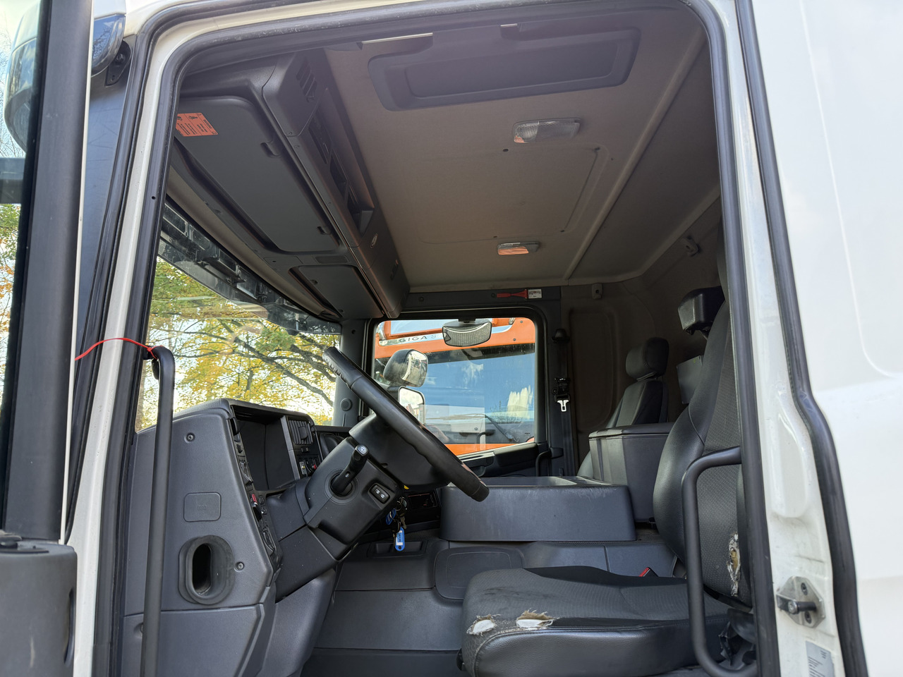 Scania P280 6X2*4 - Xe tải khung gầm: hình 4 Scania P280 6X2*4 - Xe tải khung gầm: hình 4