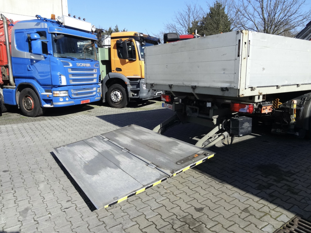 Scania R440 6X2*4 Kran HMF 3000 bis 30 Meter - Xe cẩu tự hành, Xe tải thùng lửng/ Phẳng: hình 4 Scania R440 6X2*4 Kran HMF 3000 bis 30 Meter - Xe cẩu tự hành, Xe tải thùng lửng/ Phẳng: hình 4