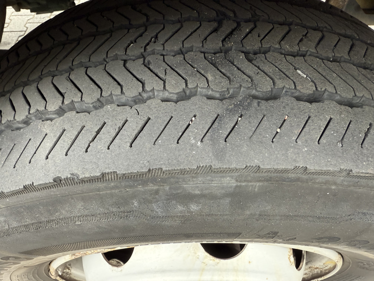 Volvo FL250.16 HMF 875 K3 - Xe tải thùng lửng/ Phẳng, Xe cẩu tự hành: hình 3 Volvo FL250.16 HMF 875 K3 - Xe tải thùng lửng/ Phẳng, Xe cẩu tự hành: hình 3