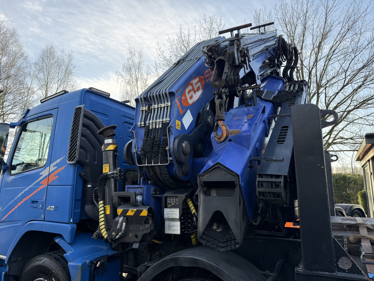 Volvo FM12 420 8X2 Kran PM 65026 bis 29 Meter - Xe tải thùng lửng/ Phẳng, Xe cẩu tự hành: hình 2 Volvo FM12 420 8X2 Kran PM 65026 bis 29 Meter - Xe tải thùng lửng/ Phẳng, Xe cẩu tự hành: hình 2