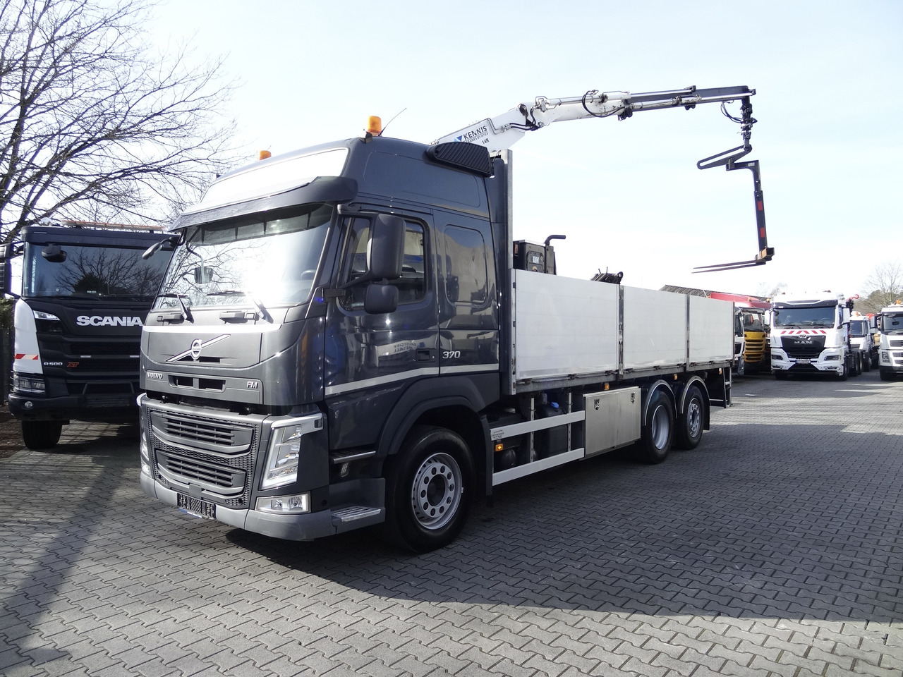 Volvo FM370 6X2*4 Kennis K14 Kran - Xe tải thùng lửng/ Phẳng, Xe cẩu tự hành: hình 1 Volvo FM370 6X2*4 Kennis K14 Kran - Xe tải thùng lửng/ Phẳng, Xe cẩu tự hành: hình 1