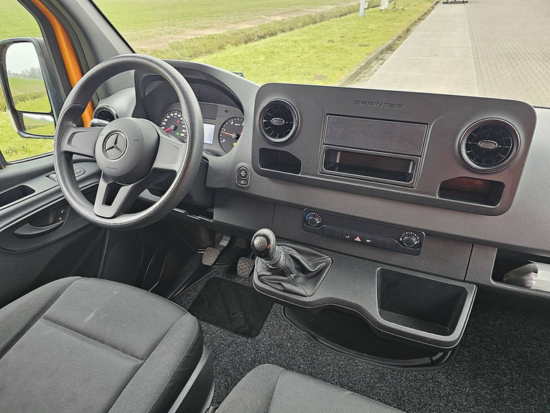 Interior photo 1: Xe tải nhỏ phẳng Mercedes-Benz Sprinter 314 Open-Laadbak Euro6!
