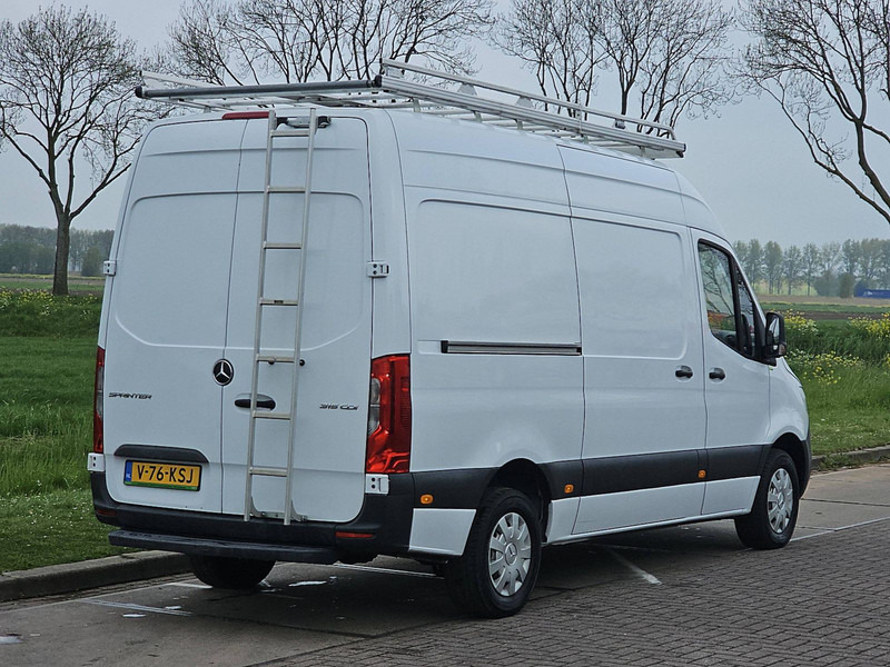 Mercedes-Benz Sprinter 315 CDI L2H2 - Xe van nhỏ gọn: hình 3 Mercedes-Benz Sprinter 315 CDI L2H2 - Xe van nhỏ gọn: hình 3