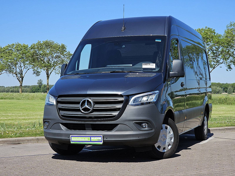 Mercedes-Benz Sprinter 317 L2H2 LED Navi ! - Xe van nhỏ gọn: hình 1 Mercedes-Benz Sprinter 317 L2H2 LED Navi ! - Xe van nhỏ gọn: hình 1