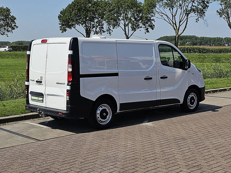 Renault Trafic 1.6 DCI 125 L1H1 - Xe van nhỏ gọn: hình 3 Renault Trafic 1.6 DCI 125 L1H1 - Xe van nhỏ gọn: hình 3
