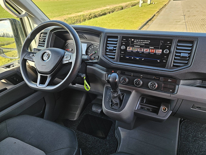 Interior photo 1: Xe van chở hàng Volkswagen Crafter 35 2.0 L4H3 Automaat Navi!