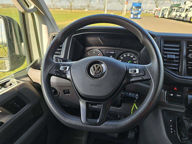 Interior photo 2: Xe van chở hàng Volkswagen Crafter 35 2.0 L4H3 Automaat Navi!