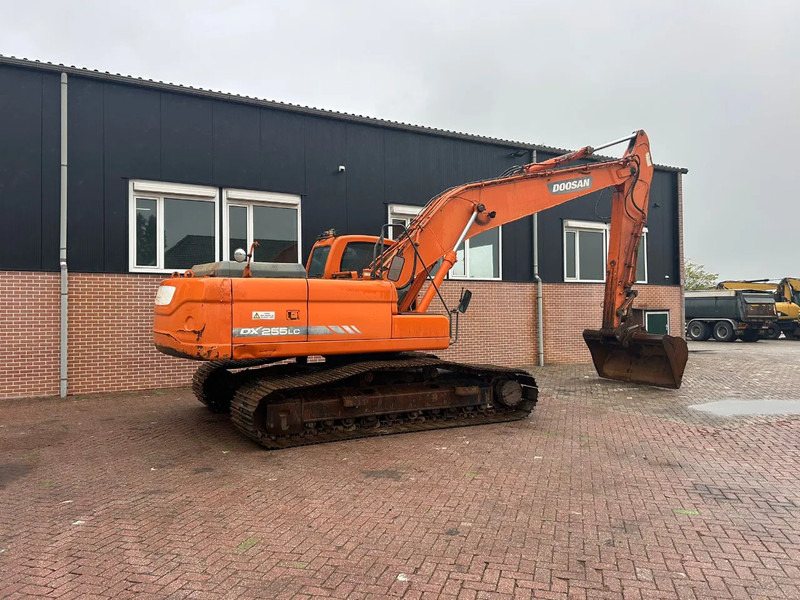 Doosan DX255LC - Máy xúc bánh xích: hình 3 Doosan DX255LC - Máy xúc bánh xích: hình 3