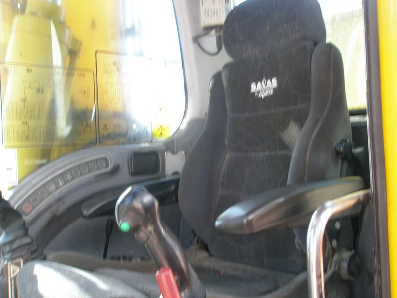 Máy xúc bánh lốp JCB JS175W: hình 8