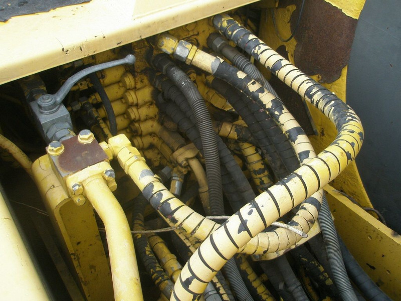 Máy xúc bánh lốp Komatsu PW 130ES-6K: hình 7 Máy xúc bánh lốp Komatsu PW 130ES-6K: hình 7