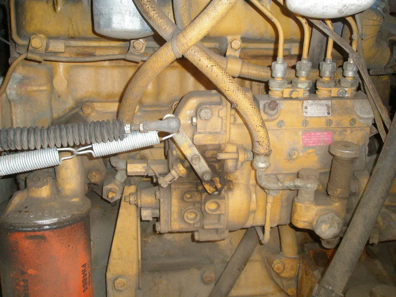 Komatsu W40-2 - Máy xúc lật bánh lốp: hình 5 Komatsu W40-2 - Máy xúc lật bánh lốp: hình 5